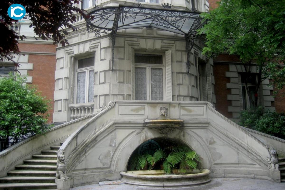 Gran Palacete en paseo del  Salón , Granada